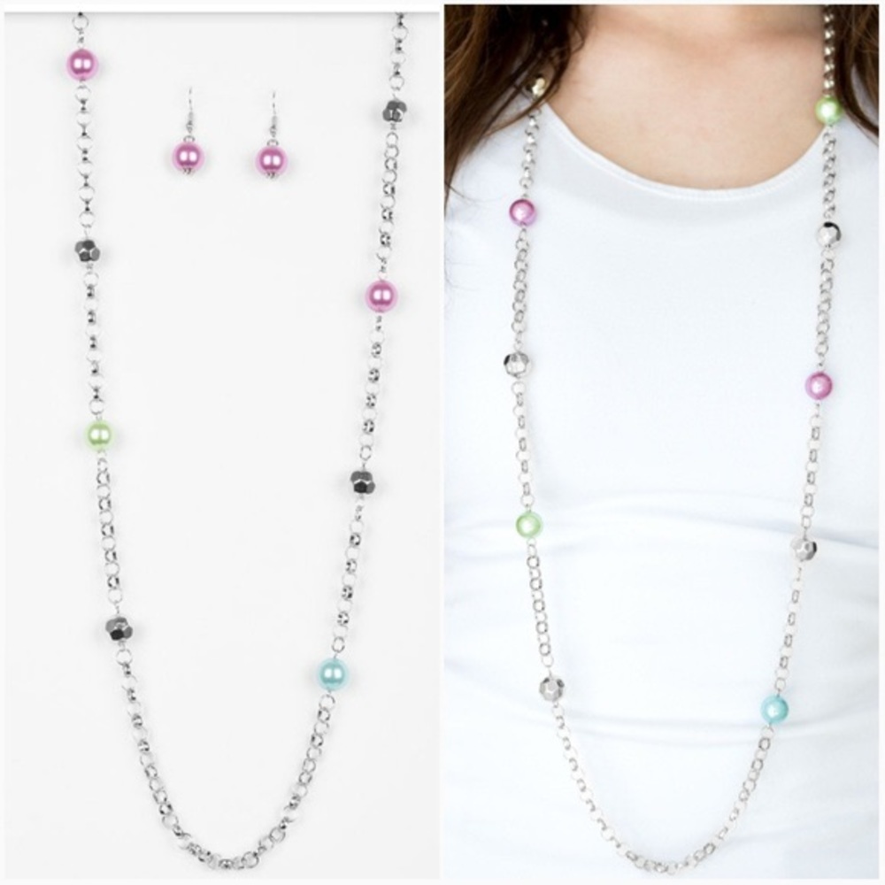 Paparazzi ‘Showroom Shimmer’ Necklace